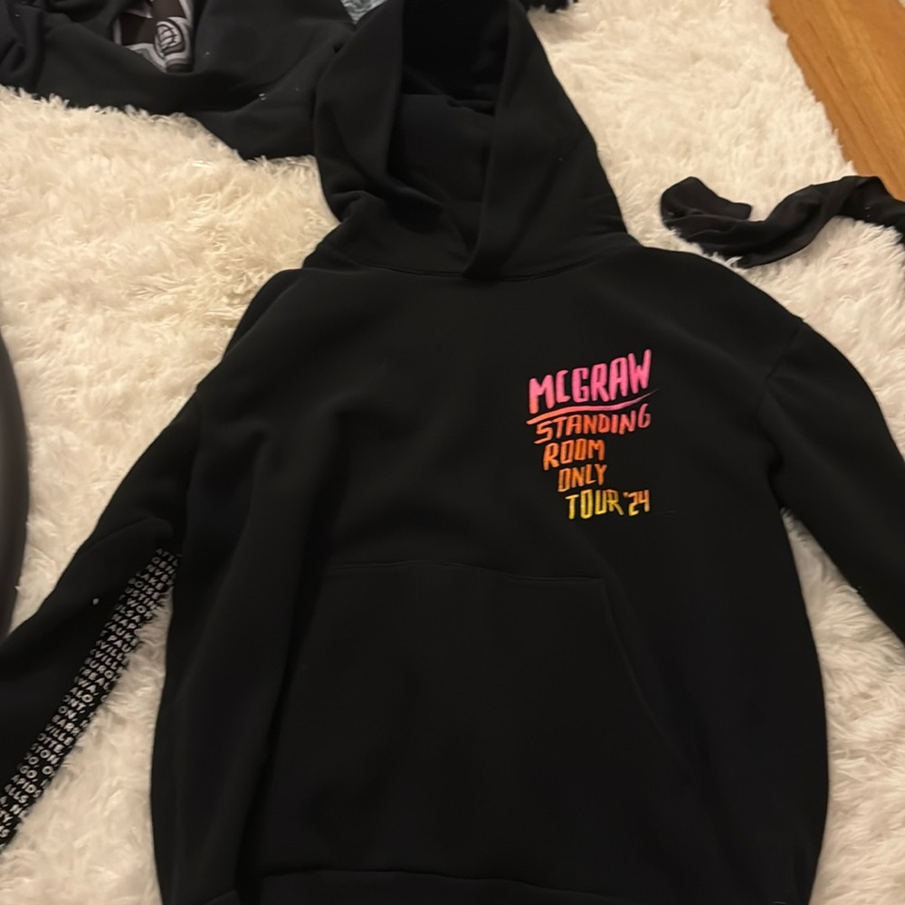 Tim McGraw sweatshirt